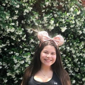 Meet your Posher, Adena